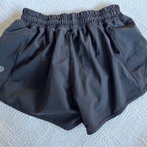 Lululemon Hotty Hot Low Rise Shorts - Black / Size 2